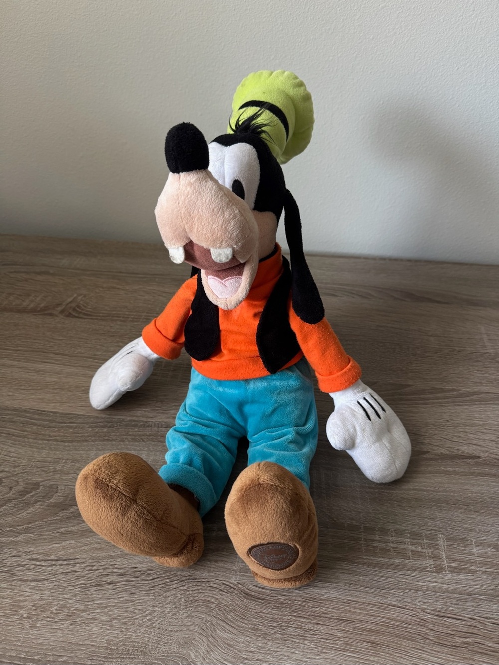 Disney Store Goofy Plush Stuffed Animal Toy Authentic Mickey Friends 20"